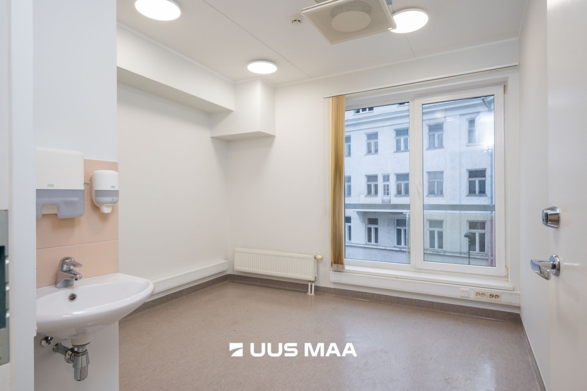 Tartu linn, Tartu linn, Kesklinn, Ülikooli 4