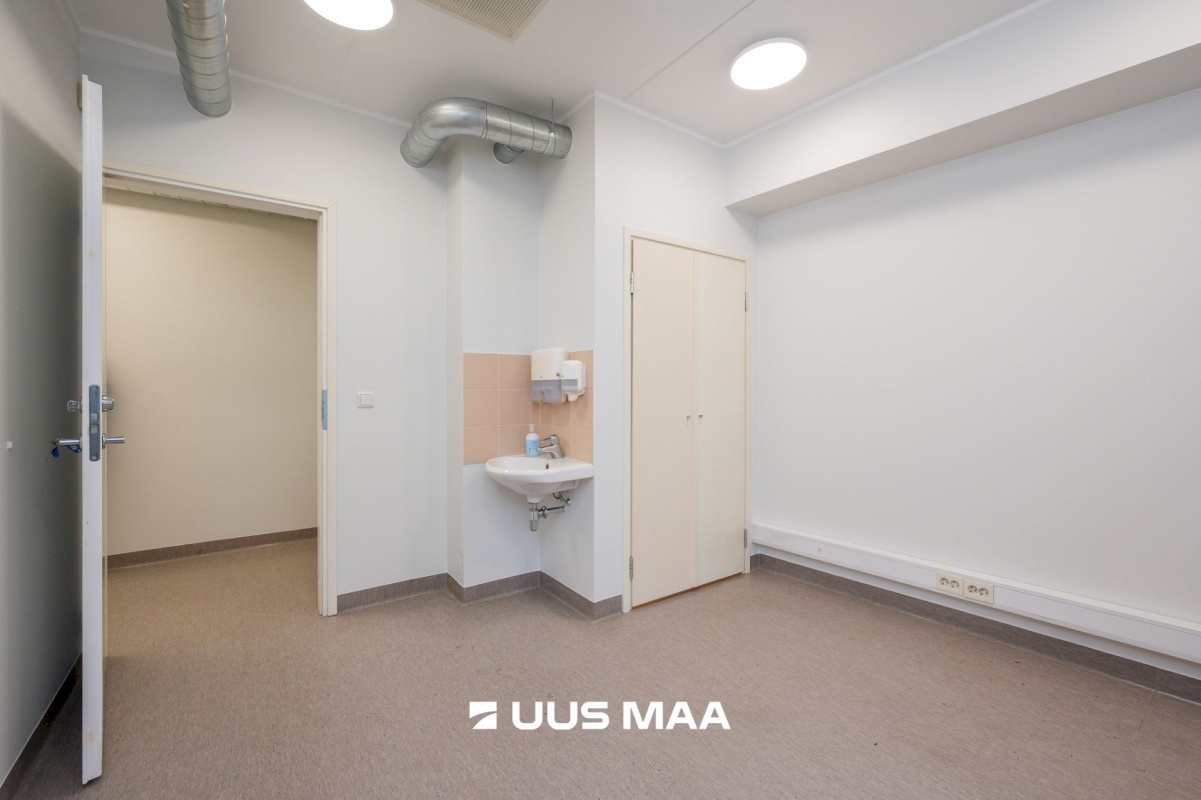 Tartu linn, Tartu linn, Kesklinn, Ülikooli 4