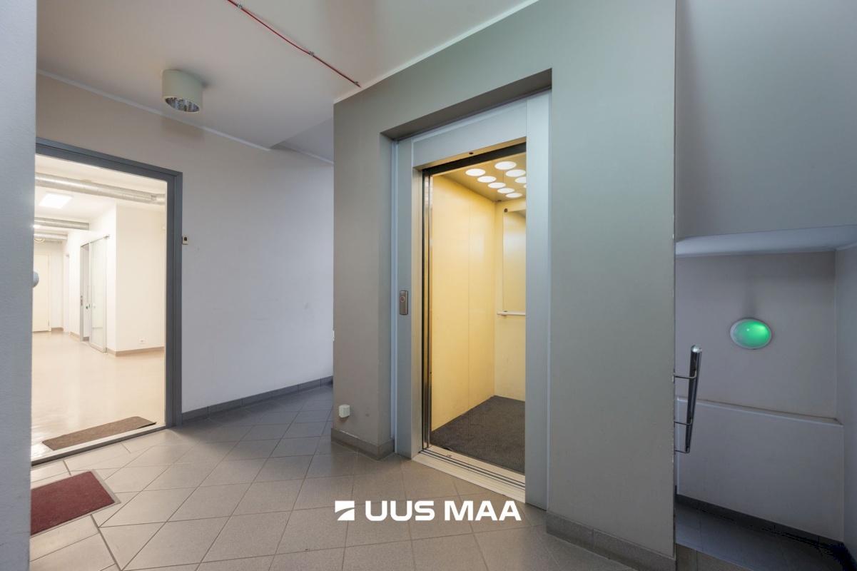 Tartu linn, Tartu linn, Kesklinn, Ülikooli 4