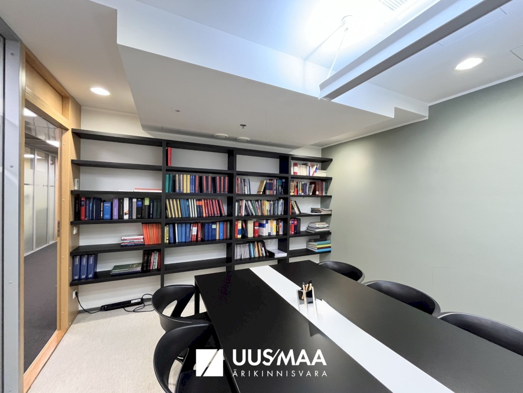 Tallinn, Kesklinna linnaosa, Estonia pst 9