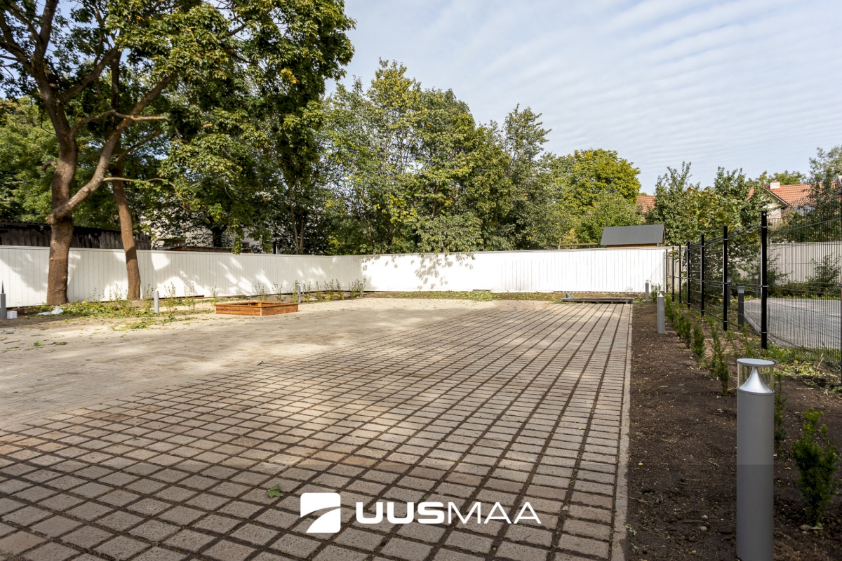 Tallinn, Kesklinna linnaosa, Sikupilli, Katusepapi 9