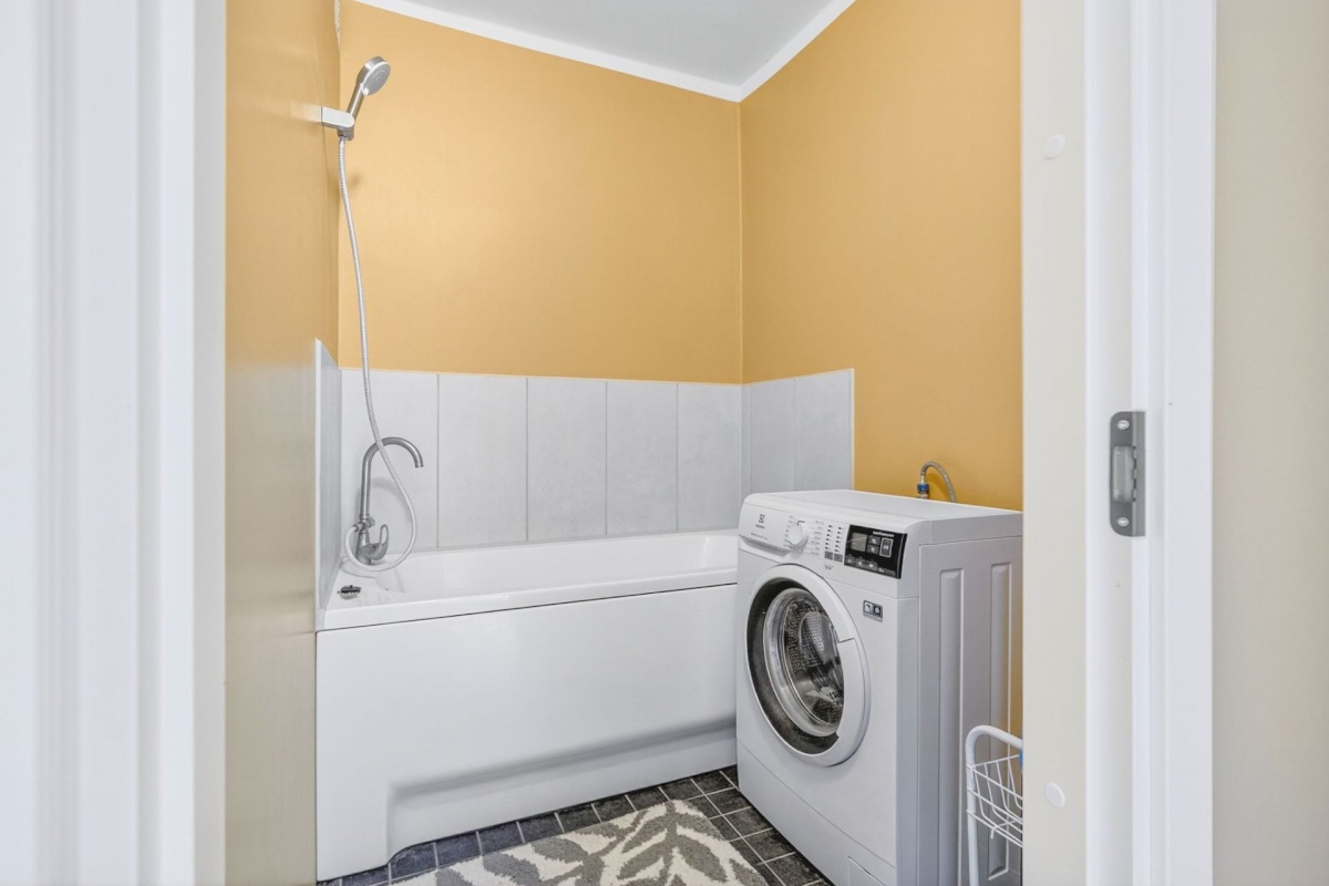 Saaremaa vald, Orissaare alevik, Võidu põik 1