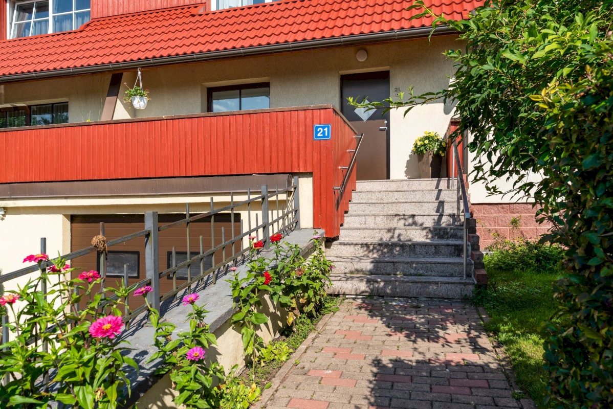 Põltsamaa vald, Põltsamaa linn, Põhja-Kaare tn 21