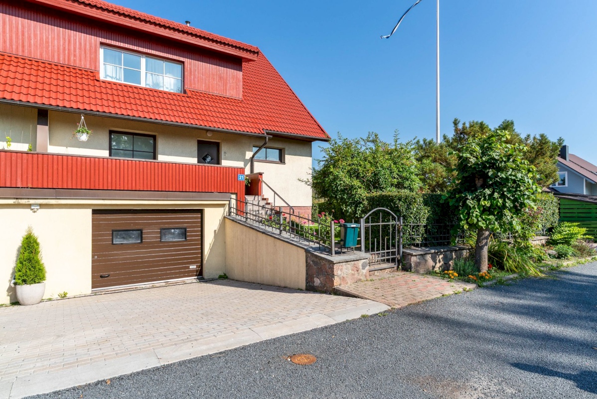 Põltsamaa vald, Põltsamaa linn, Põhja-Kaare tn 21