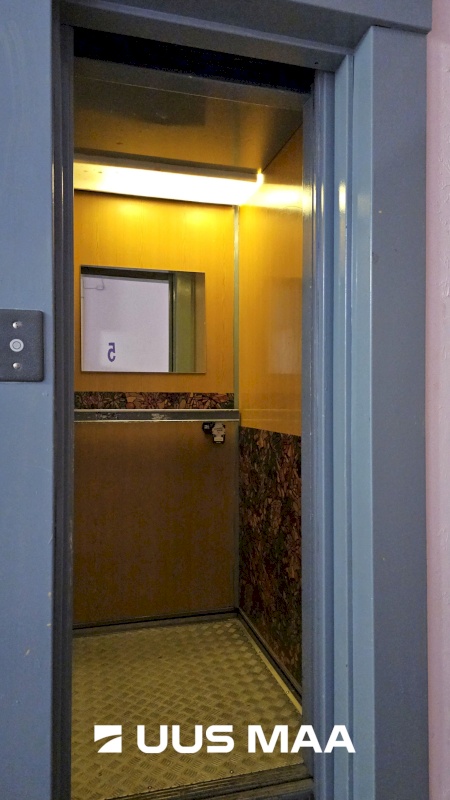 Kohtla-Järve linn, Ahtme linnaosa, Kasteheina 8