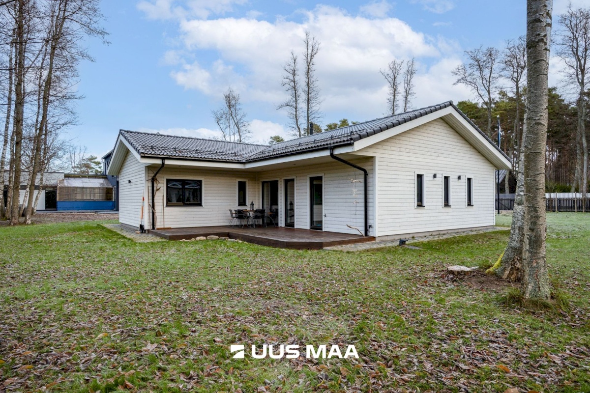 Harku vald, Vääna-Jõesuu küla, Rootsi tee 11