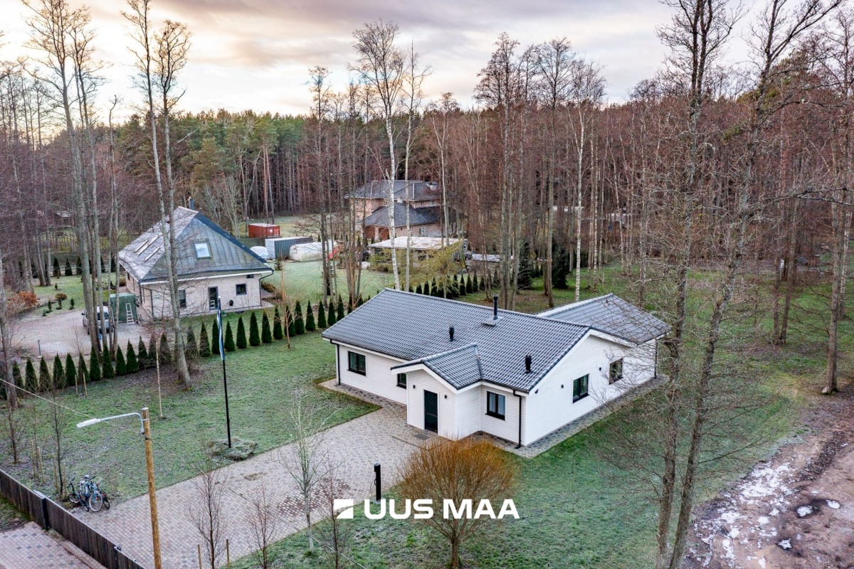 Harku vald, Vääna-Jõesuu küla, Rootsi tee 11