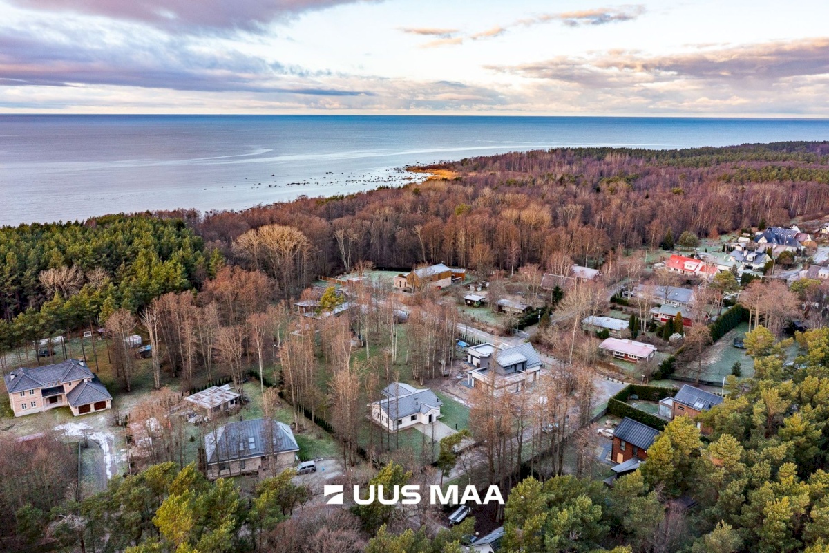 Harku vald, Vääna-Jõesuu küla, Rootsi tee 11