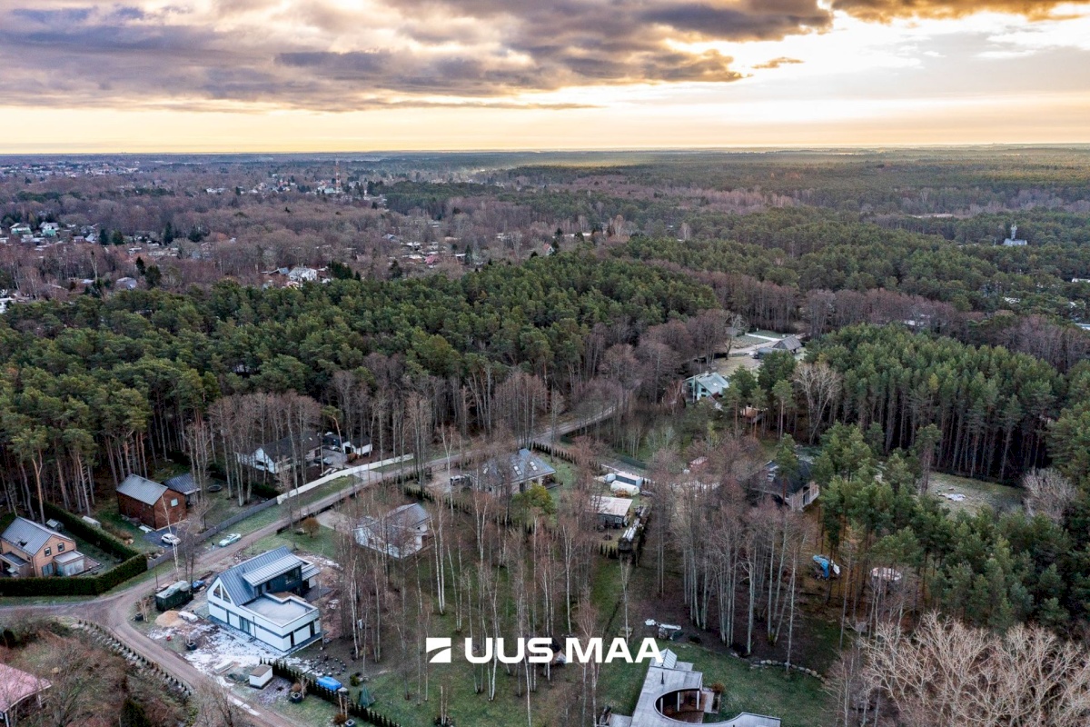 Harku vald, Vääna-Jõesuu küla, Rootsi tee 11