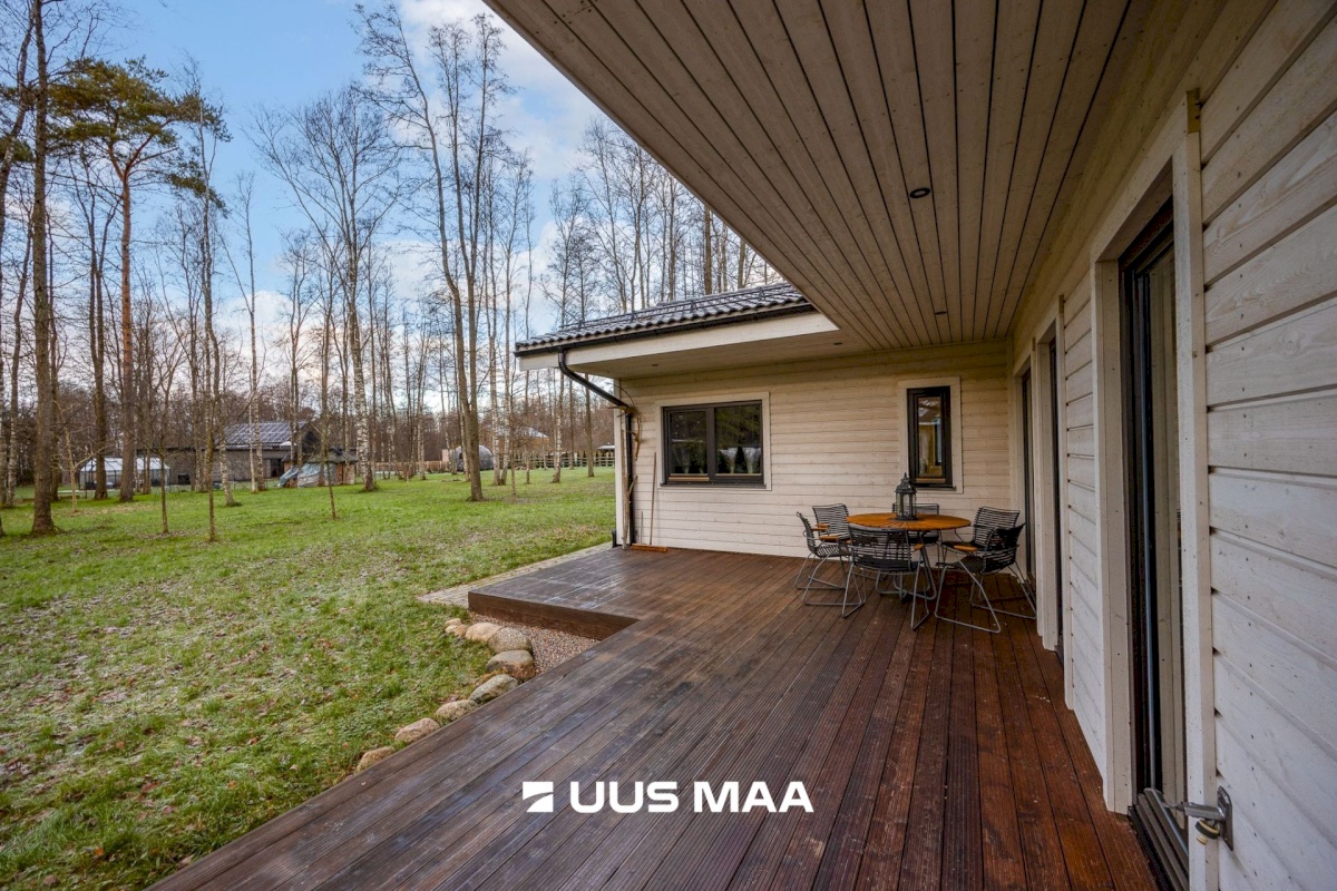 Harku vald, Vääna-Jõesuu küla, Rootsi tee 11