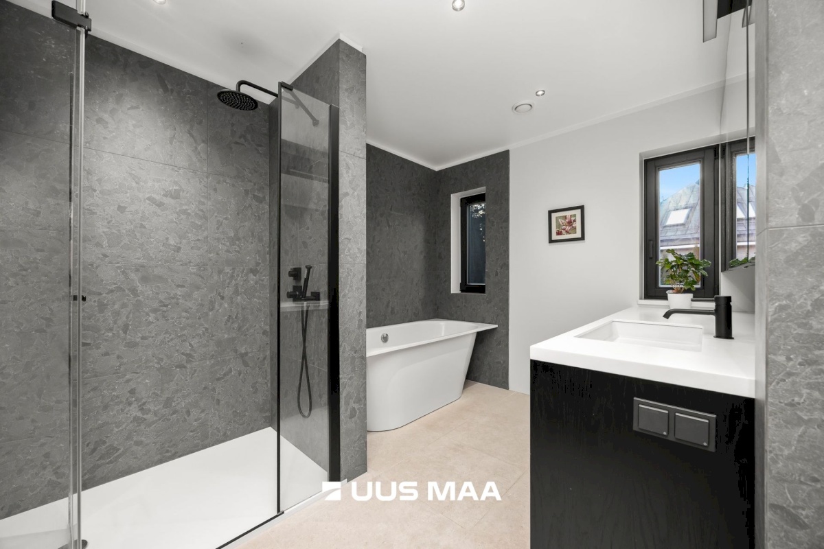 Harku vald, Vääna-Jõesuu küla, Rootsi tee 11