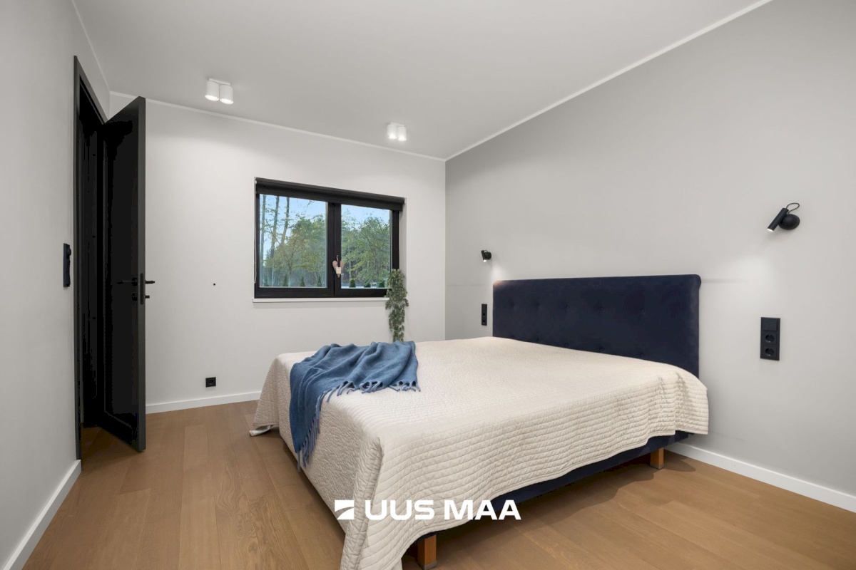 Harku vald, Vääna-Jõesuu küla, Rootsi tee 11