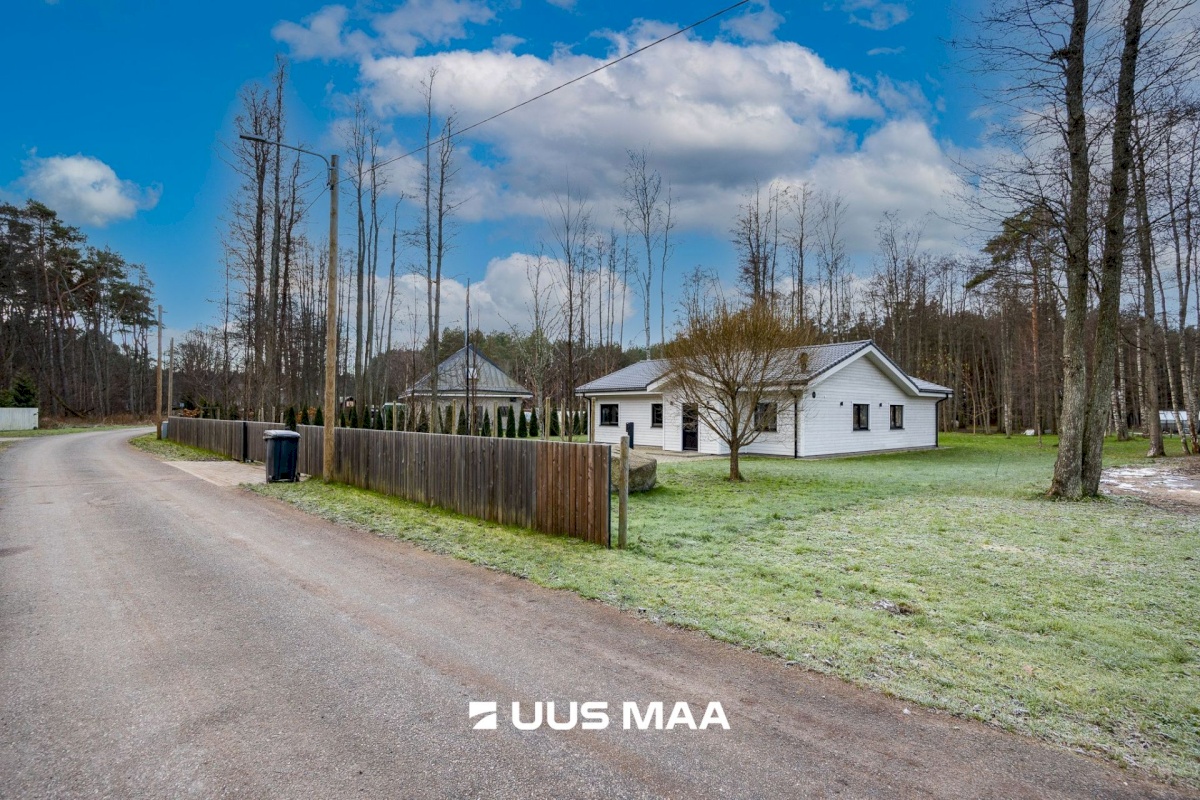 Harku vald, Vääna-Jõesuu küla, Rootsi tee 11