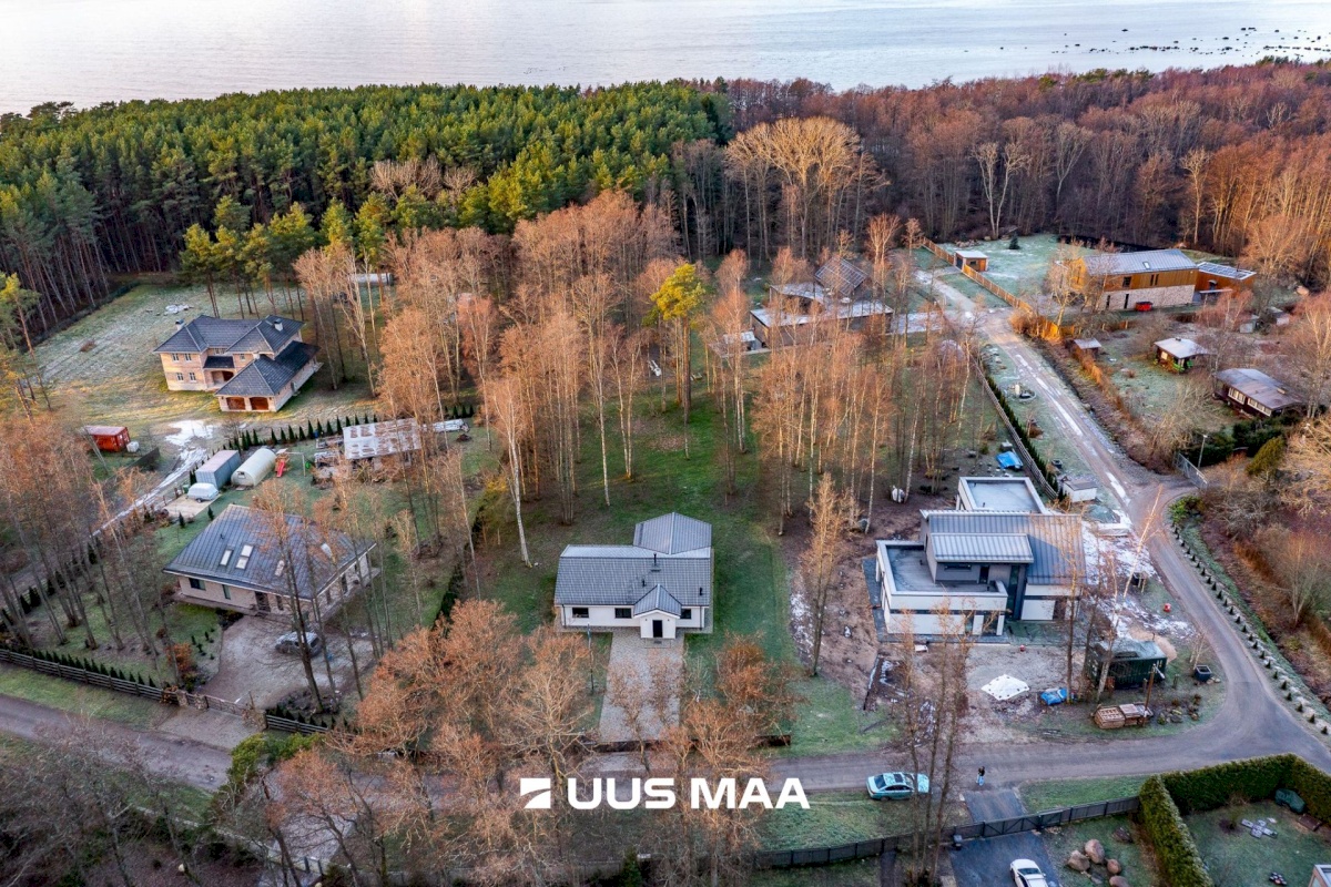 Harku vald, Vääna-Jõesuu küla, Rootsi tee 11