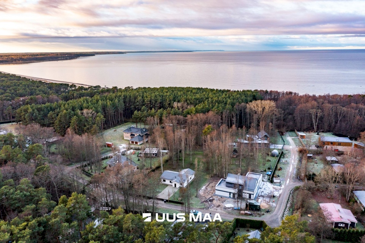 Harku vald, Vääna-Jõesuu küla, Rootsi tee 11