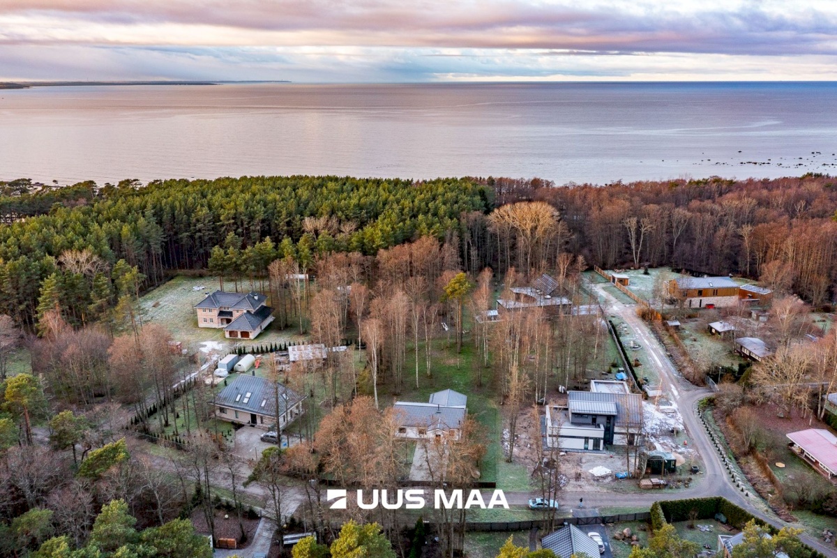 Harku vald, Vääna-Jõesuu küla, Rootsi tee 11