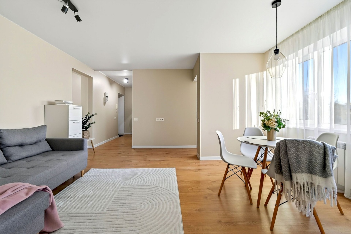 Tallinn, Mustamäe linnaosa, Akadeemia tee 52