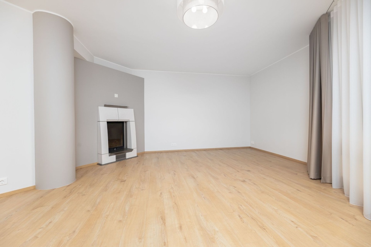 Tallinn, Kesklinna linnaosa, Sakala 18