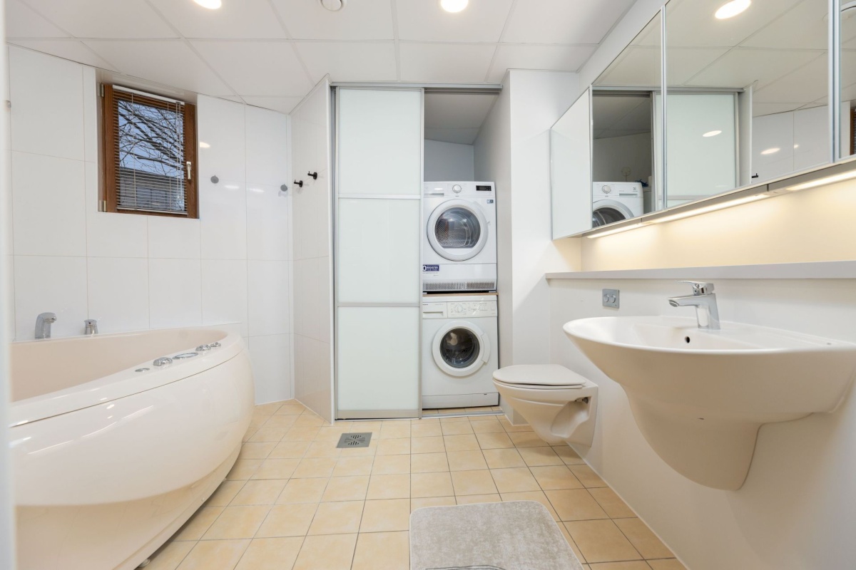 Tallinn, Kesklinna linnaosa, Sakala 18