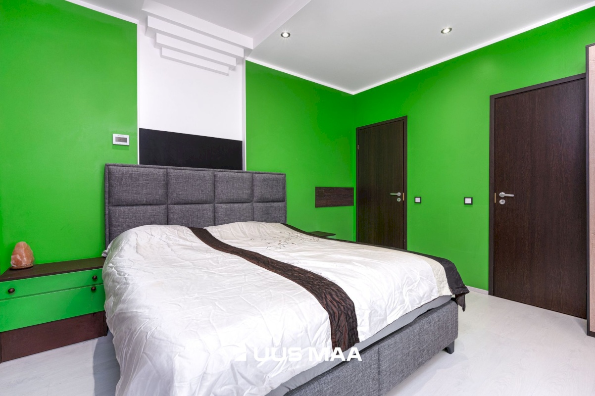 Lääne-Harju vald, Paldiski linn, Sadama 25