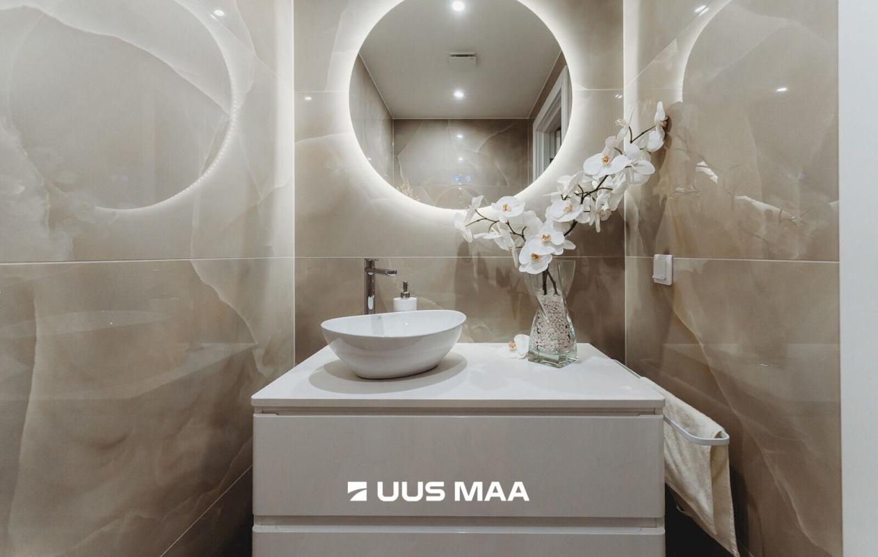 Tallinn, Kesklinna linnaosa, Kadriorg, Liivaoja 2