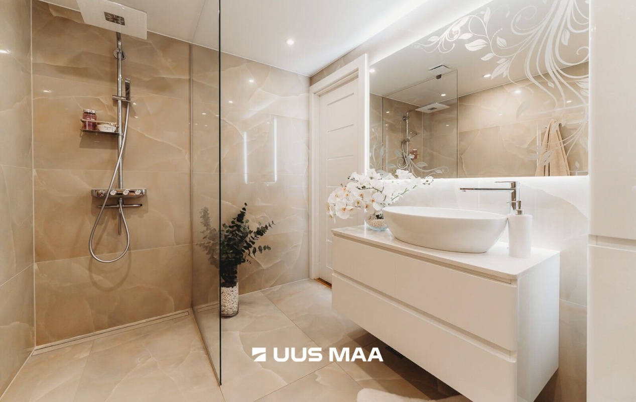 Tallinn, Kesklinna linnaosa, Kadriorg, Liivaoja 2