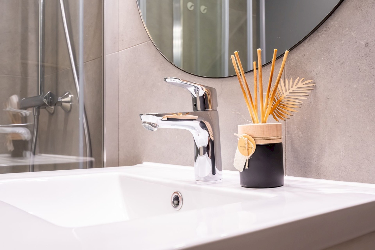 Tallinn, Kesklinna linnaosa, Uus Maailm, Luha 9