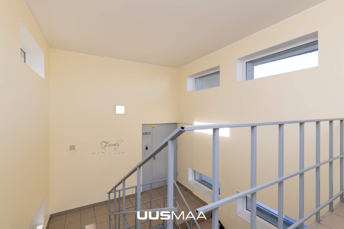 Tallinn, Mustamäe linnaosa, Akadeemia tee 42