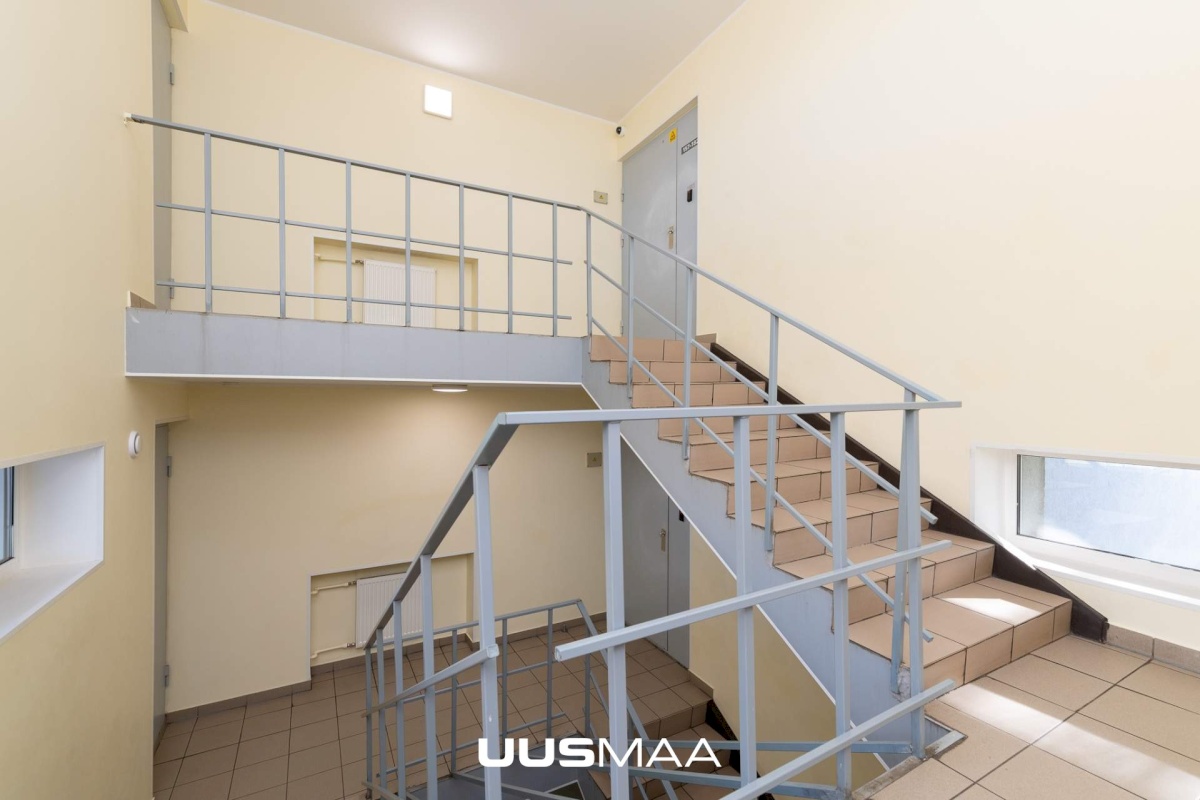 Tallinn, Mustamäe linnaosa, Akadeemia tee 42