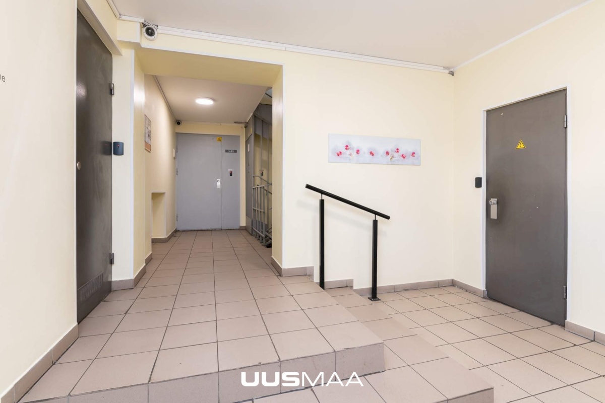 Tallinn, Mustamäe linnaosa, Akadeemia tee 42