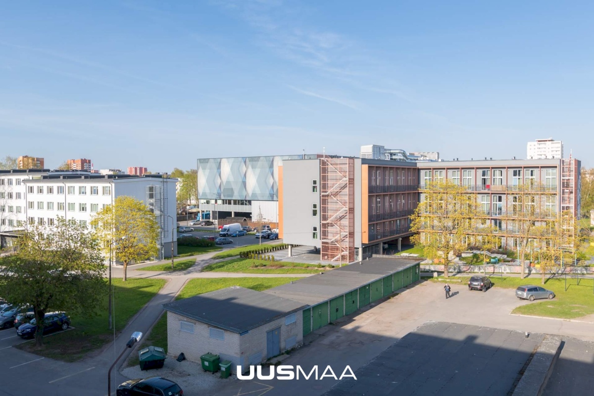 Tallinn, Mustamäe linnaosa, Akadeemia tee 42