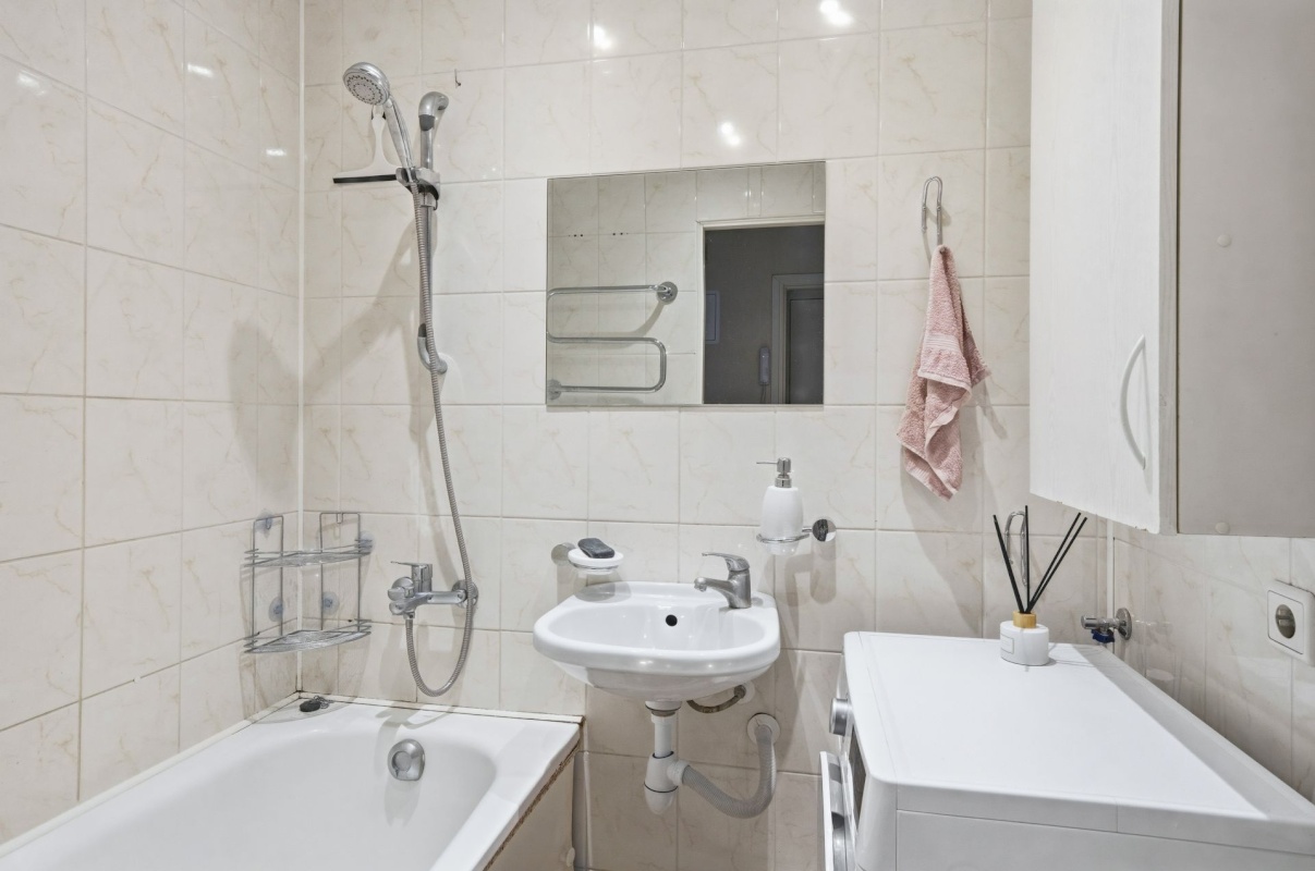 Tallinn, Kristiine linnaosa, Järve, Alajaama 12