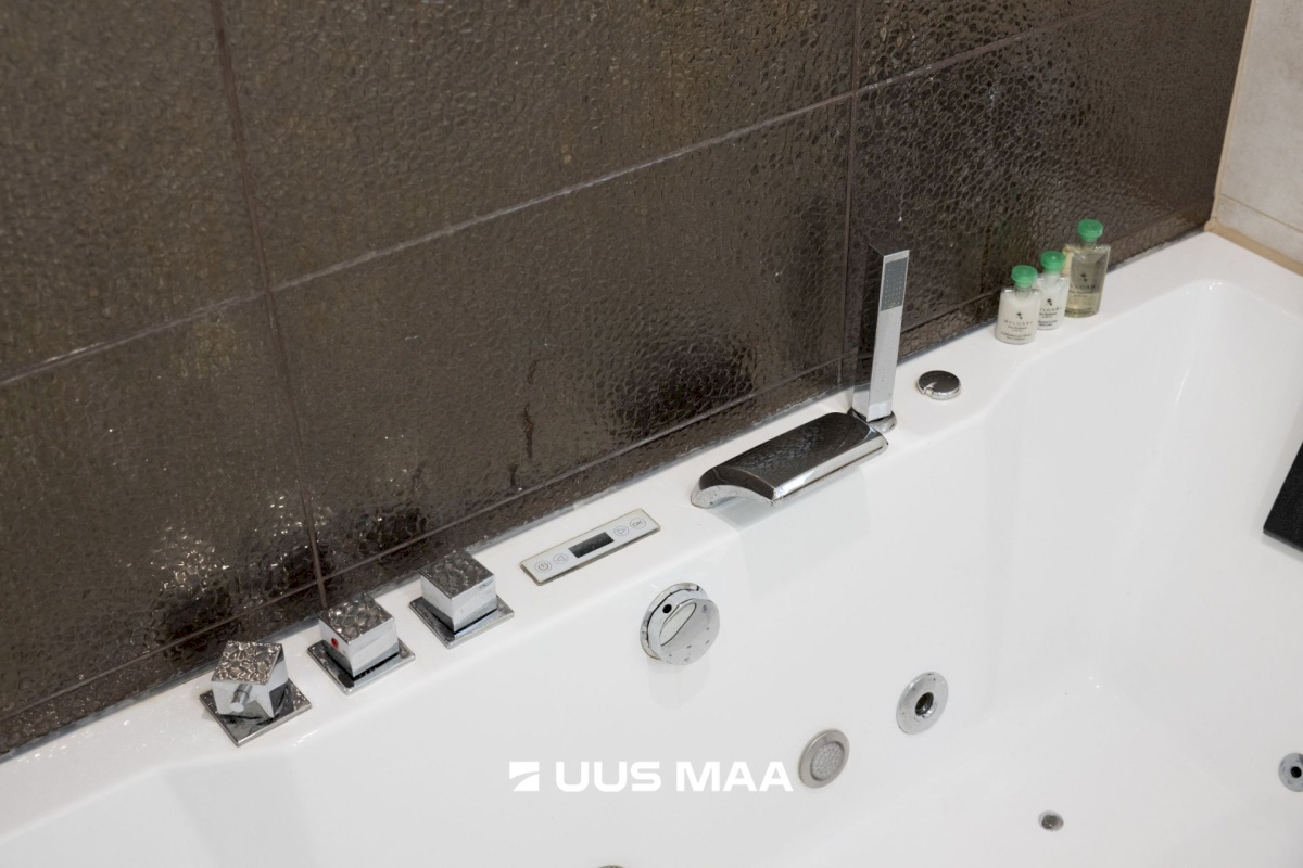 Tallinn, Pirita linnaosa, Merivälja, Lodjapuu tee 47