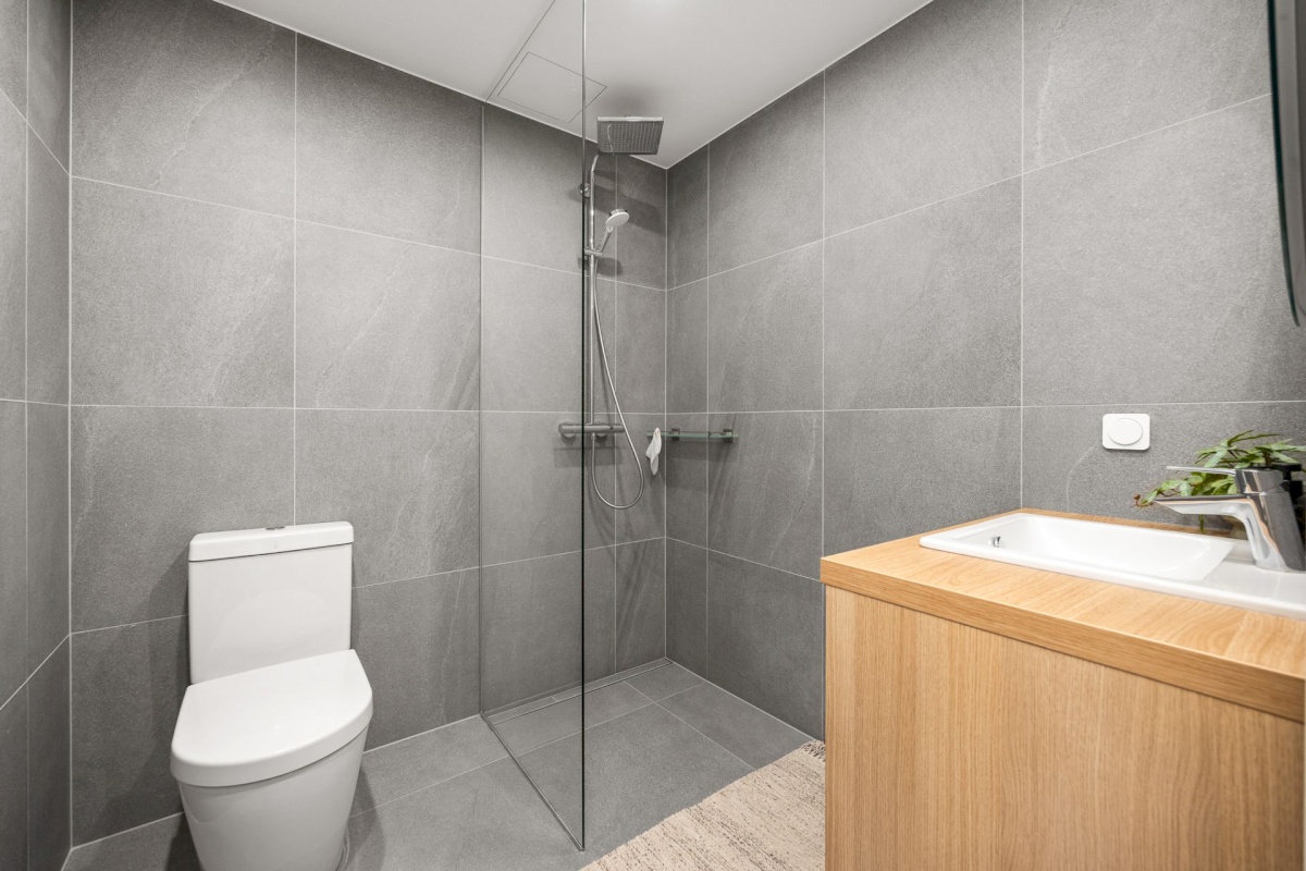 Tallinn, Kesklinna linnaosa, Uus Maailm, Toom-Kuninga 15