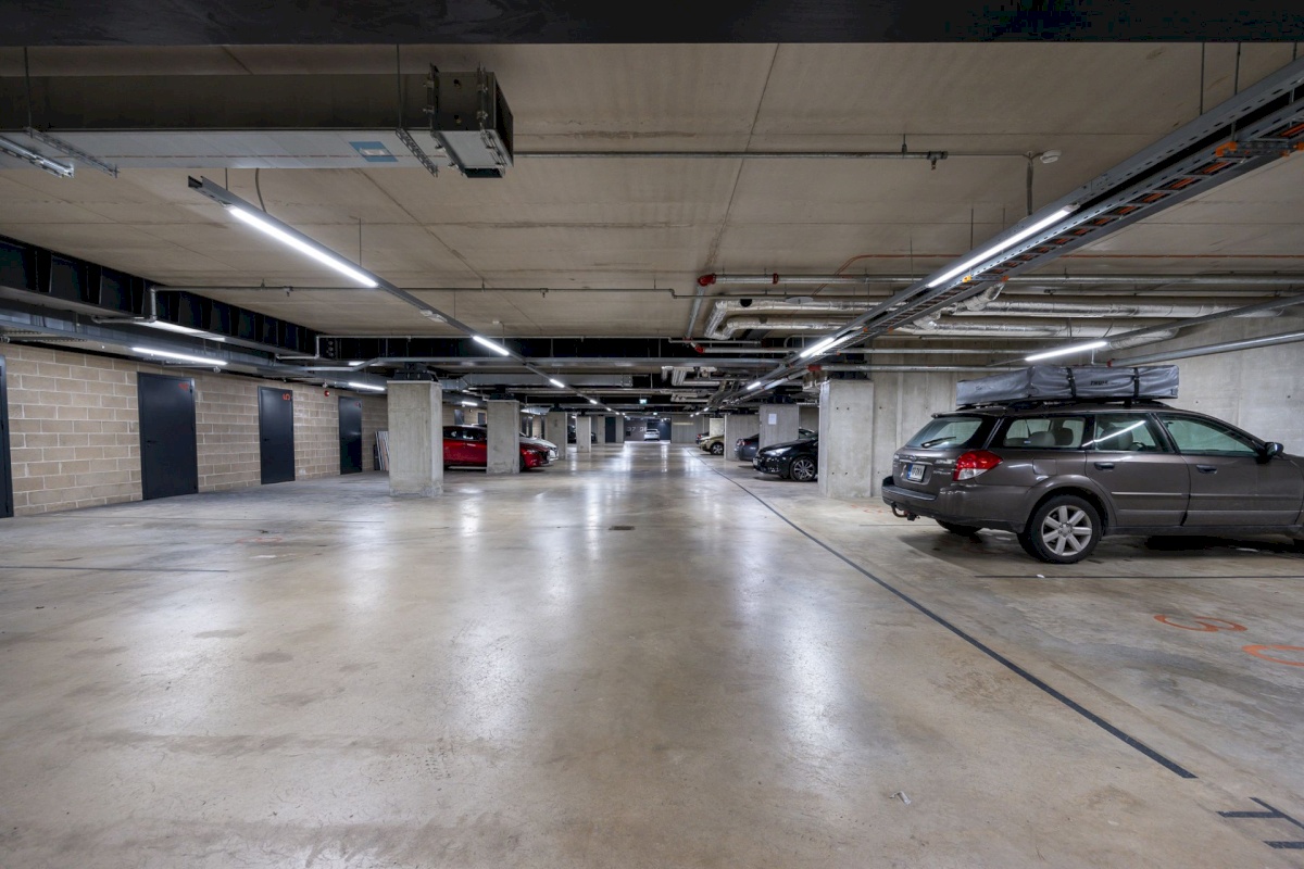 Tallinn, Kesklinna linnaosa, Uus Maailm, Toom-Kuninga 15