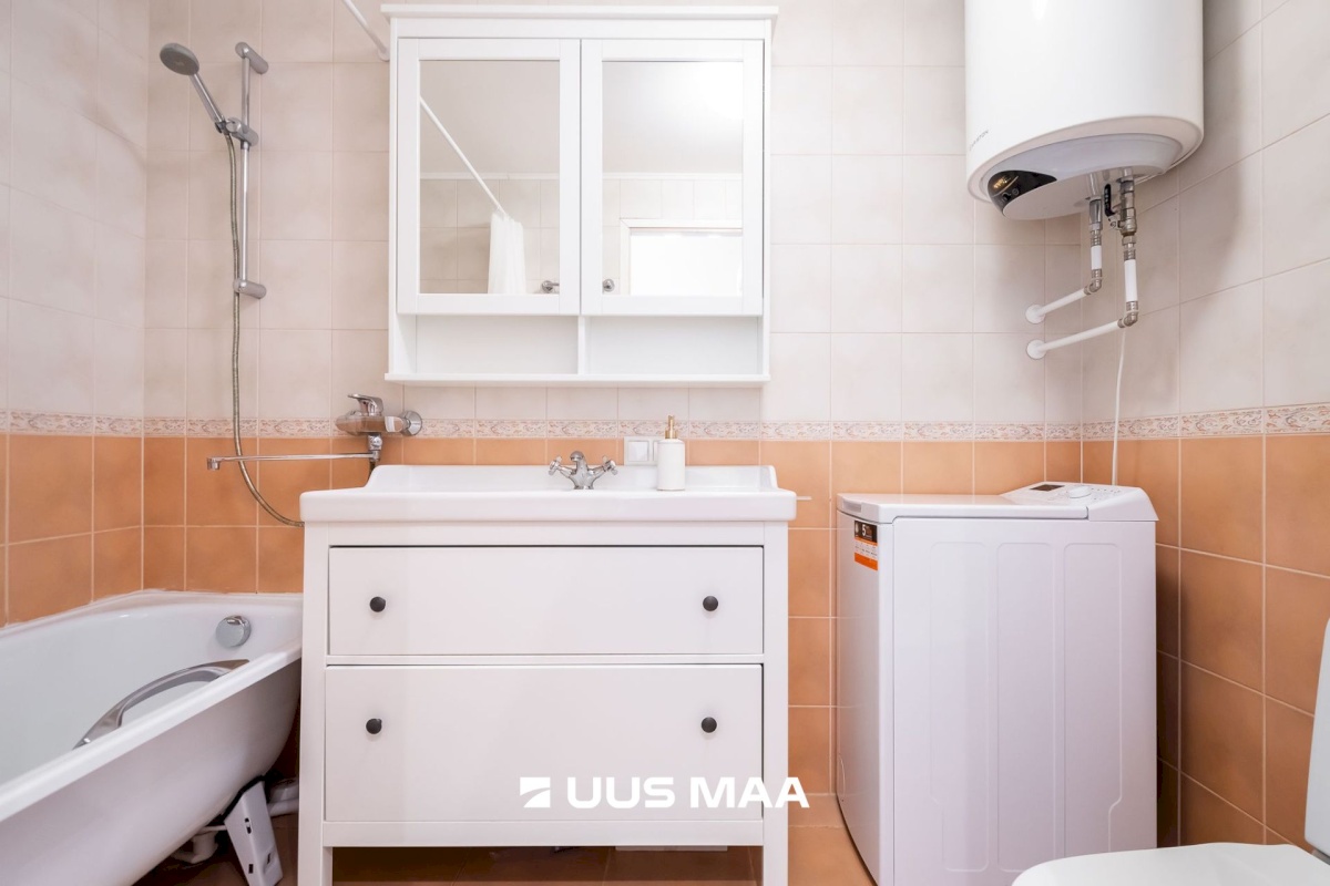 Tallinn, Kesklinna linnaosa, Uus Maailm, Väike-Ameerika tänav 1