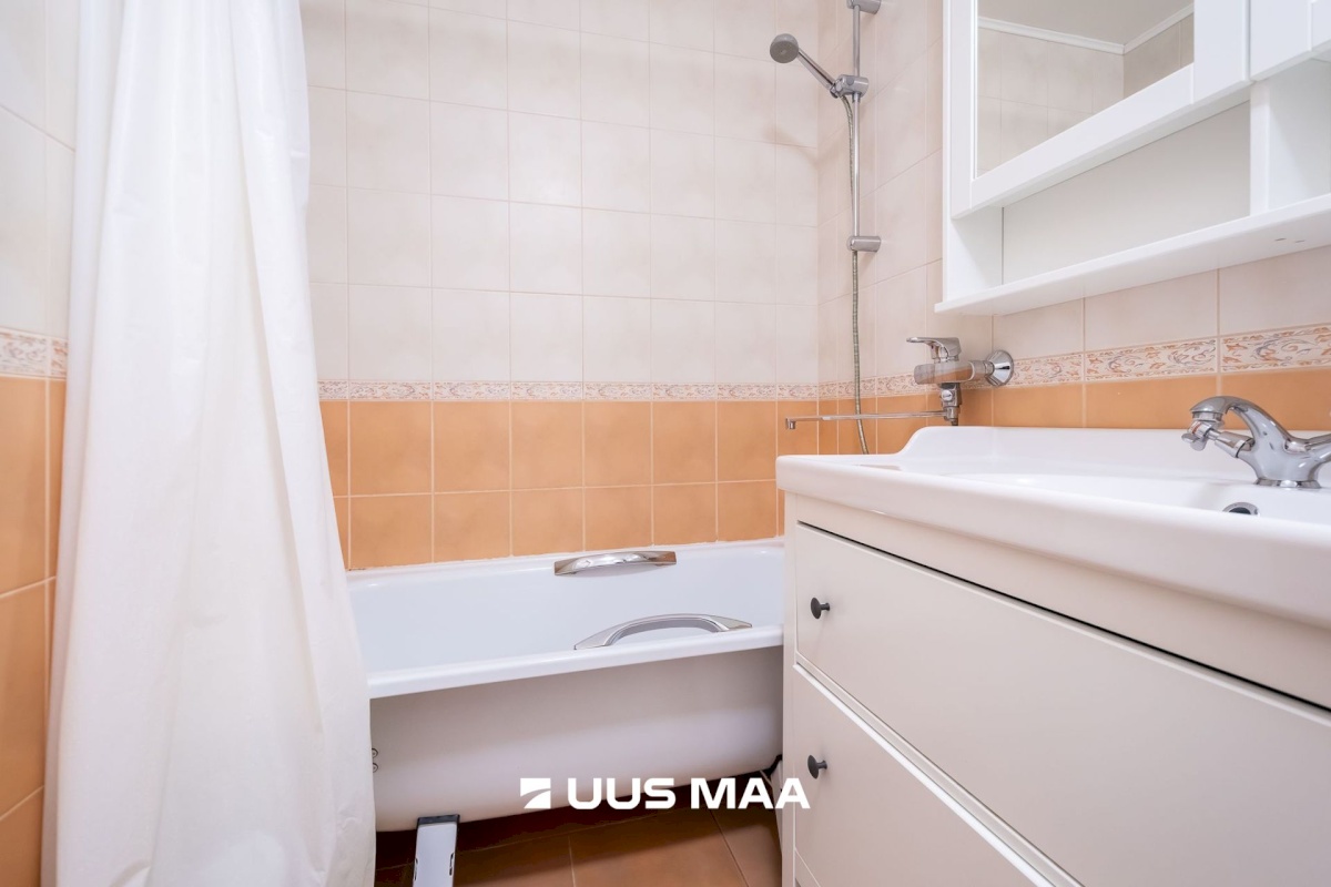 Tallinn, Kesklinna linnaosa, Uus Maailm, Väike-Ameerika tänav 1