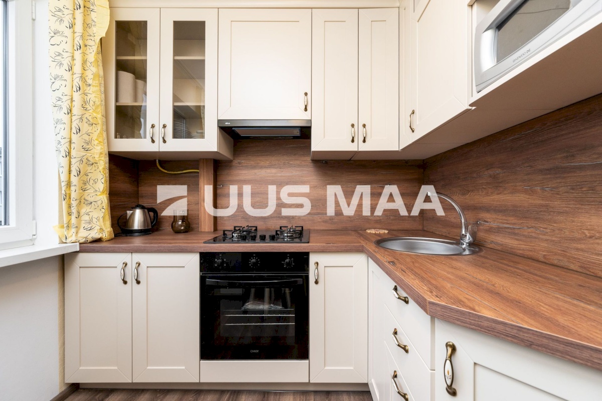 Tallinn, Mustamäe linnaosa, Ehitajate tee 33