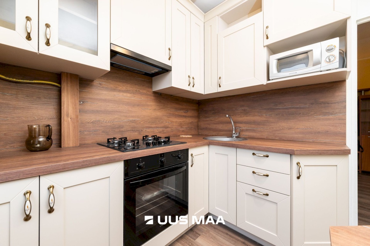 Tallinn, Mustamäe linnaosa, Ehitajate tee 33