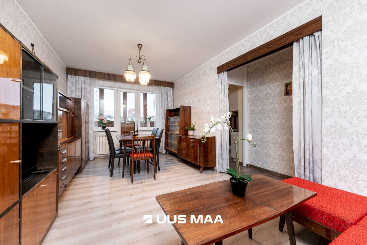 Tallinn, Mustamäe linnaosa, Ehitajate tee 33