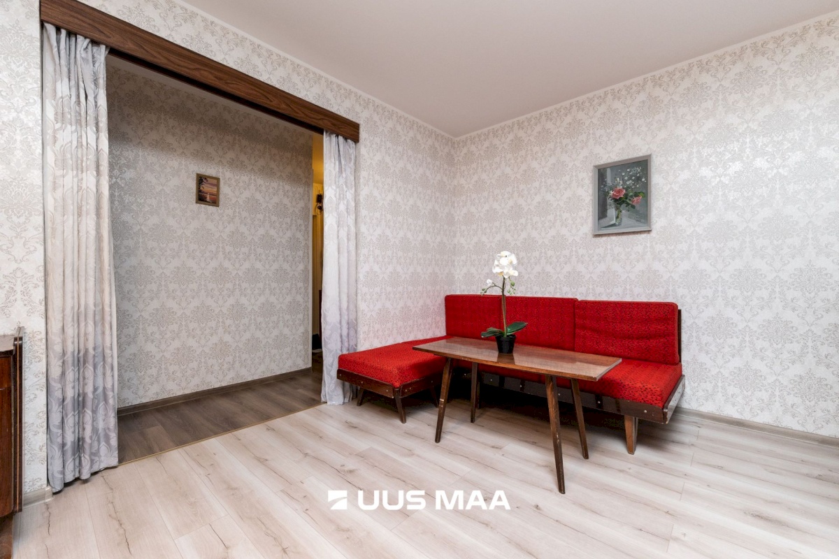 Tallinn, Mustamäe linnaosa, Ehitajate tee 33