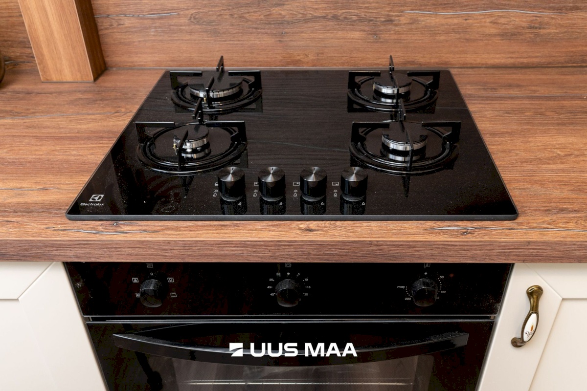 Tallinn, Mustamäe linnaosa, Ehitajate tee 33