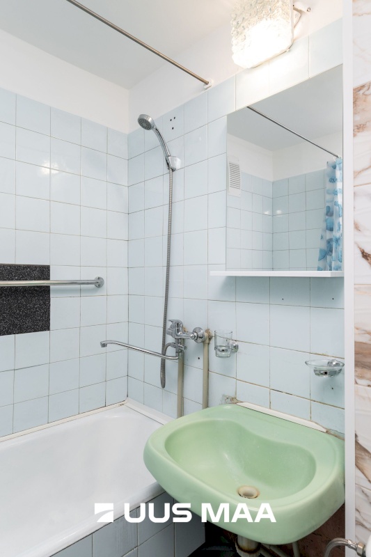 Tallinn, Mustamäe linnaosa, Ehitajate tee 33