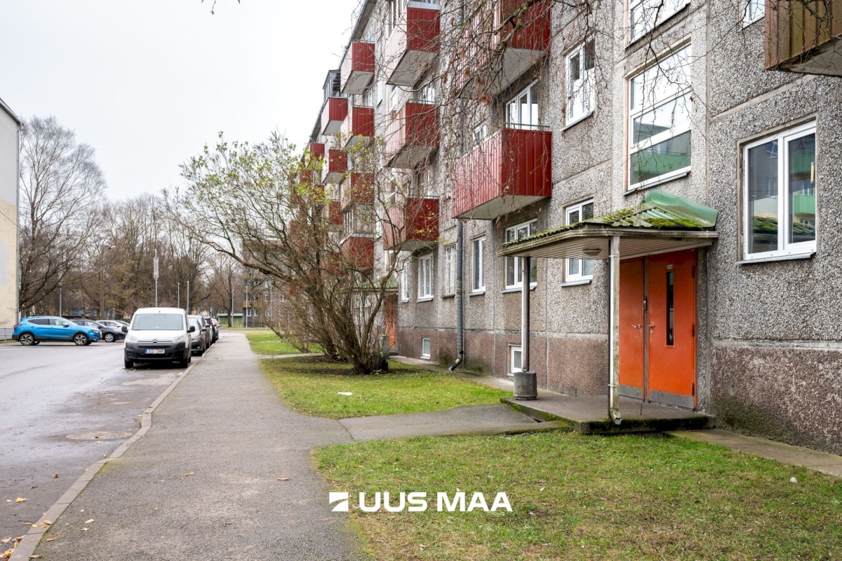 Tallinn, Mustamäe linnaosa, Ehitajate tee 33