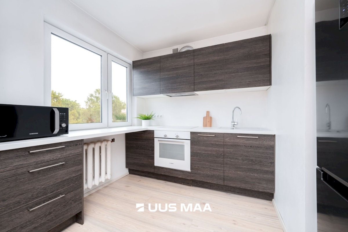 Tallinn, Mustamäe linnaosa, Mustamäe, Mustamäe tee 102