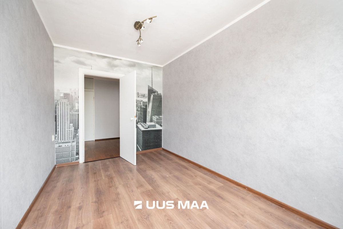 Tallinn, Mustamäe linnaosa, Mustamäe, Mustamäe tee 102