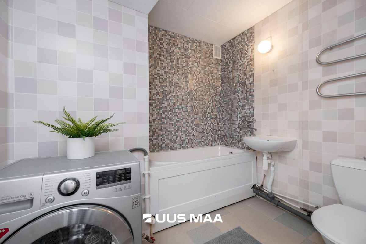 Tallinn, Mustamäe linnaosa, Mustamäe, Mustamäe tee 102