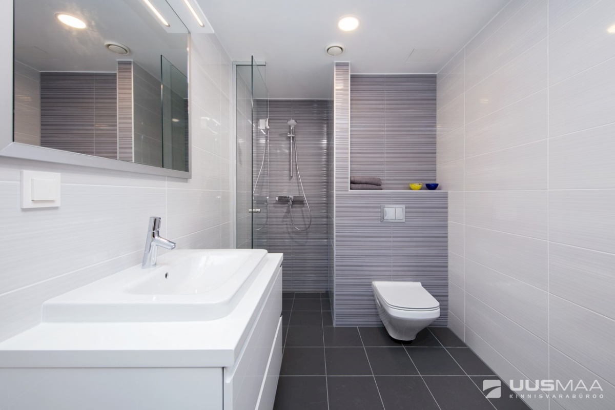 Tallinn, Kesklinna linnaosa, Torupilli, C.R. Jakobsoni 7