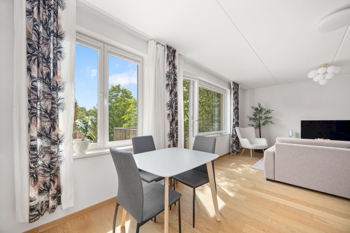 Tallinn, Kesklinna linnaosa, Torupilli, C. R. Jakobsoni 7