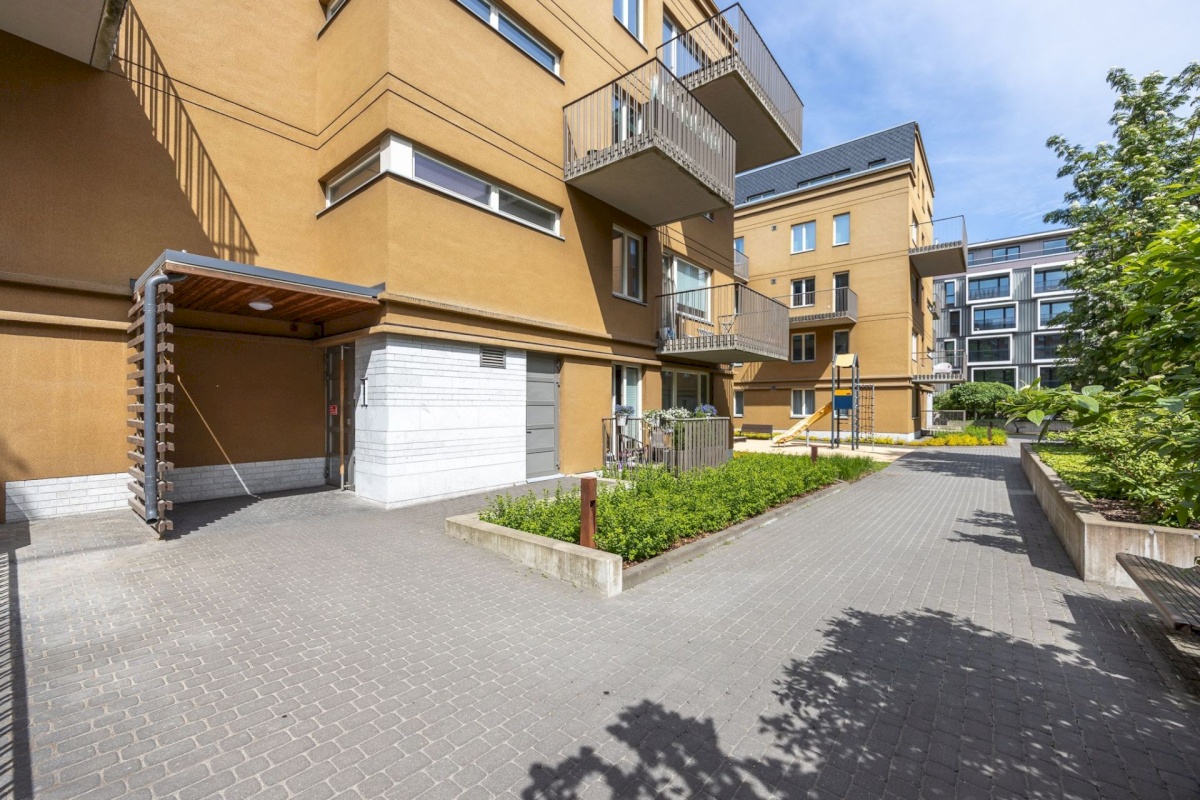 Tallinn, Kesklinna linnaosa, Torupilli, C. R. Jakobsoni 7